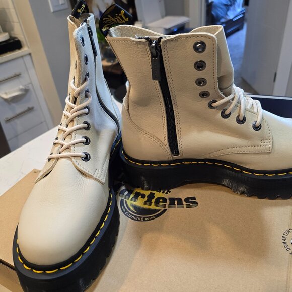 Dr Martens Jadon III Parchment Beige Pisa Leather Platform Combat Boots Size 10 - Picture 3 of 8